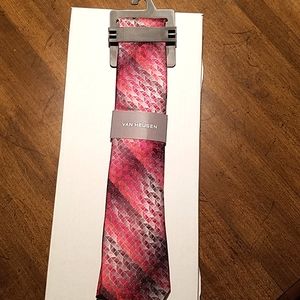 🆕️Van Heusen Men's Red Tie